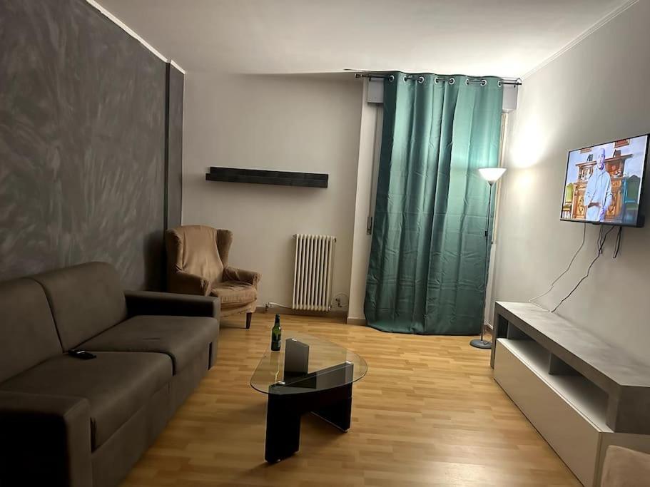 Leone D'Oro - Full Apartment Mestre Ngoại thất bức ảnh